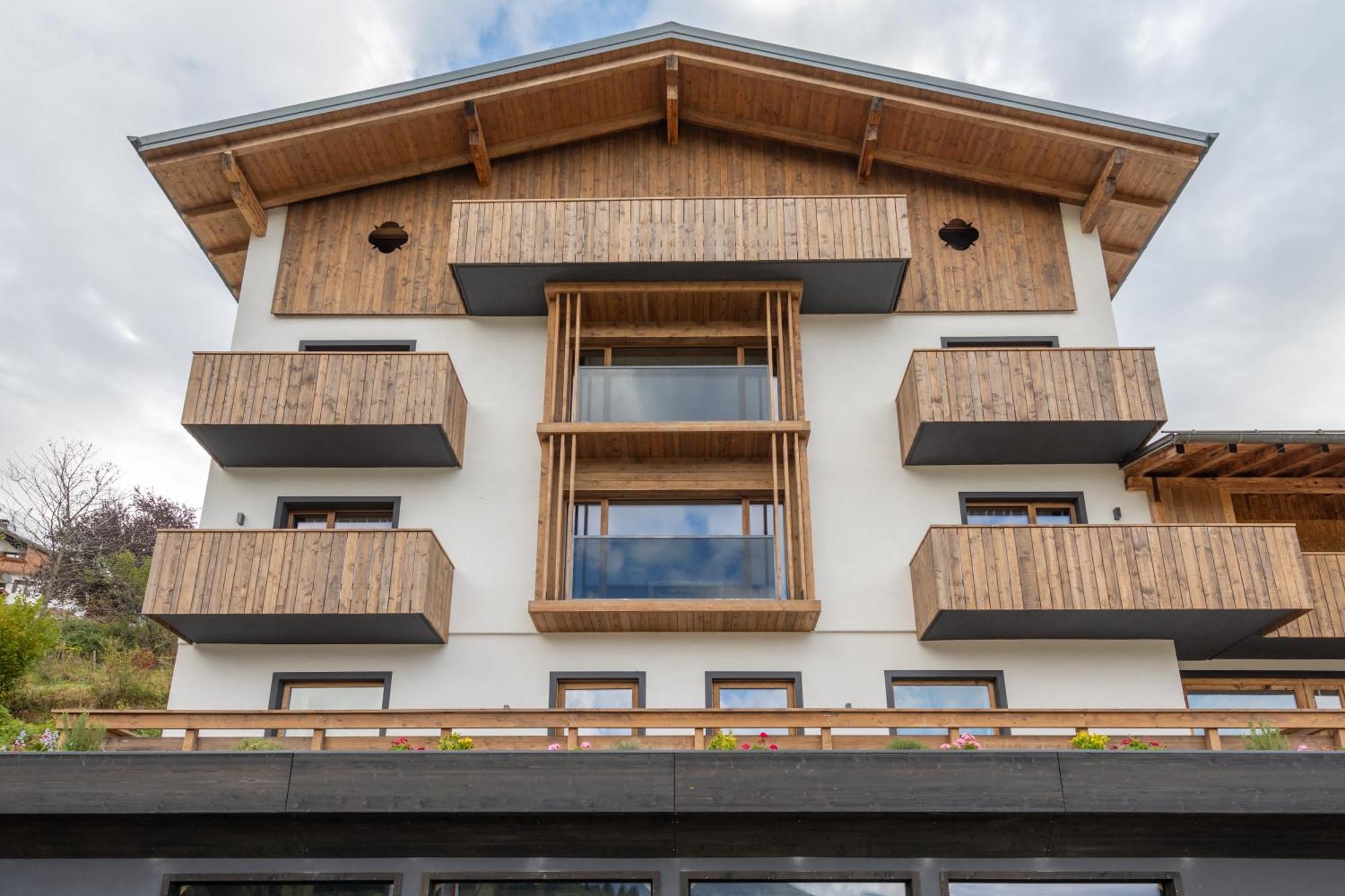Ama Dolomiti Aparthotel Vigo di Cadore Exterior photo