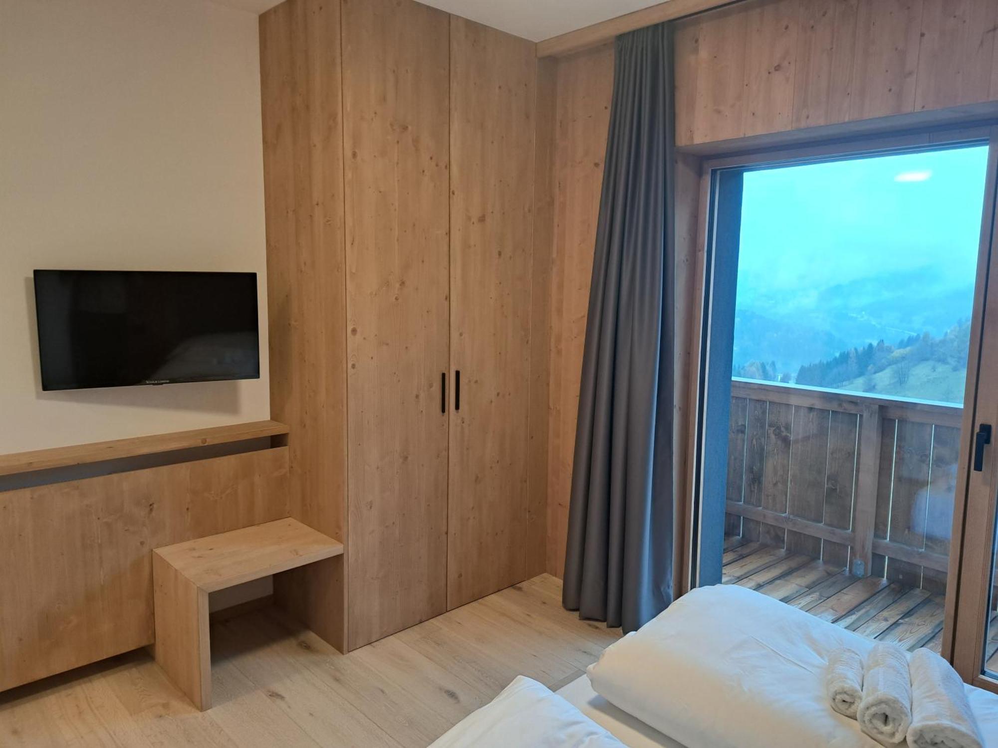 Ama Dolomiti Aparthotel Vigo di Cadore Exterior photo